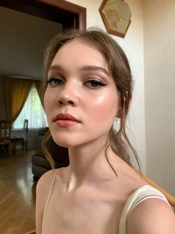 Natural nude makeup by Oxana Nurova