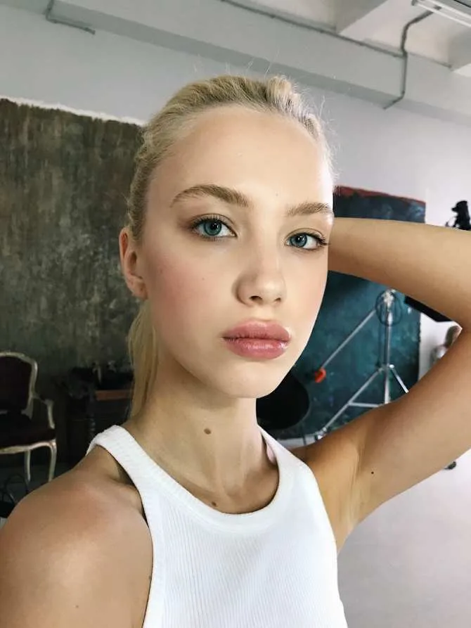 Natural nude makeup by Oxana Nurova